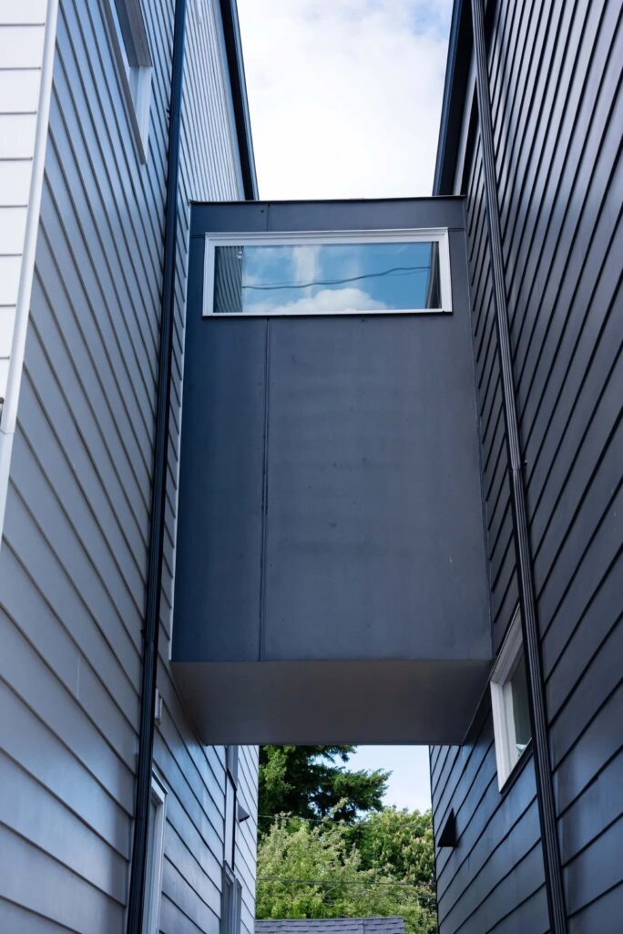 Why Skybridges Are Transforming Seattle Homes 1 | Connect Labours Connect Labours News - Skybridge Houses in Seattle usa